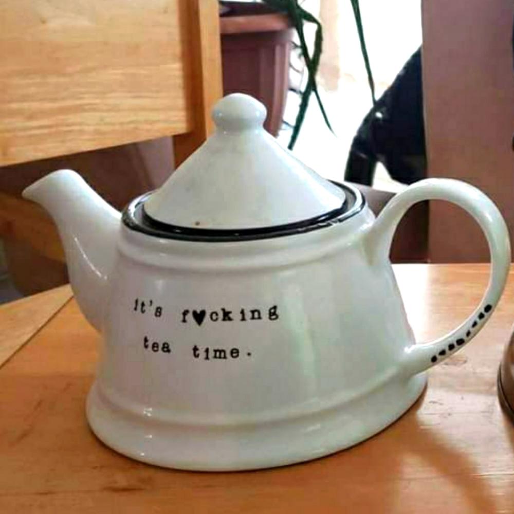 Tea pot